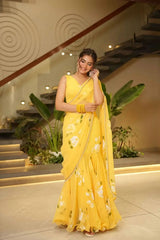 LAHANGA SAREE- TRADITION WITH A TWIST OF BOLD.