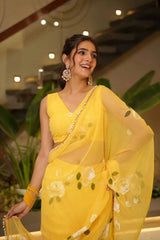 LAHANGA SAREE- TRADITION WITH A TWIST OF BOLD.